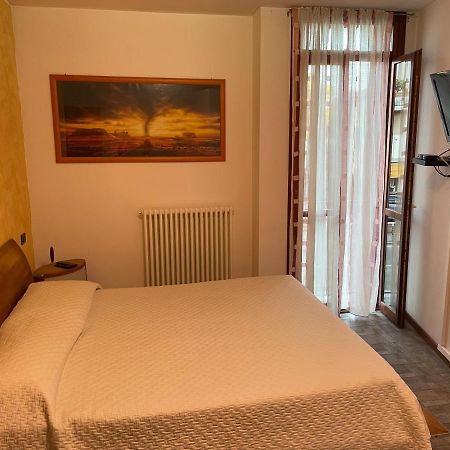 Intero Appartamento Parma - Con Sky Wi-Fi E Tv - Zona Fiera Roncopascolo Exteriér fotografie